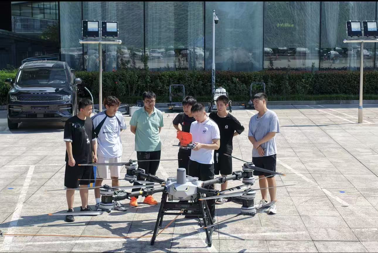 实训直击 | 从理论到实战：蓝蜻蜓学员CAAC超视距飞行与T100特种作业训练全记录