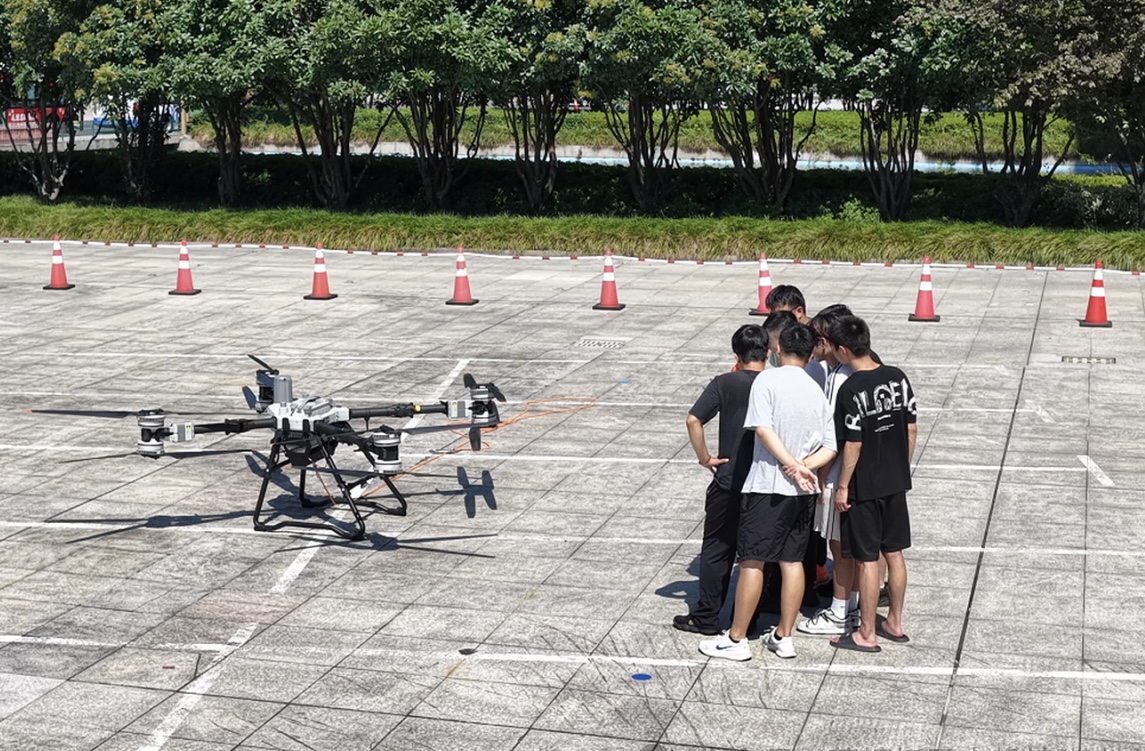 在杭州考无人机 CAAC 证能干哪些工作？收入水平 & 岗位选择完整盘点